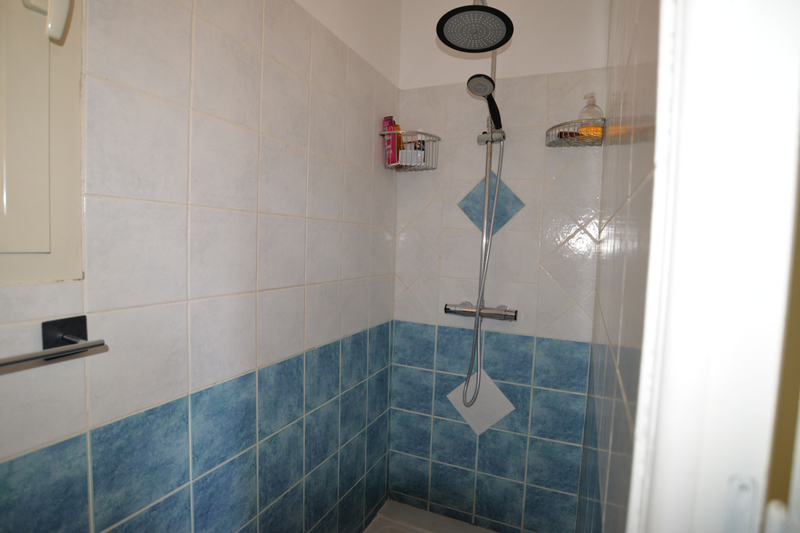 img_landscape/chambre_02_sdb02.jpg