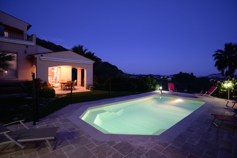 img_landscape/piscine_nuit.jpg